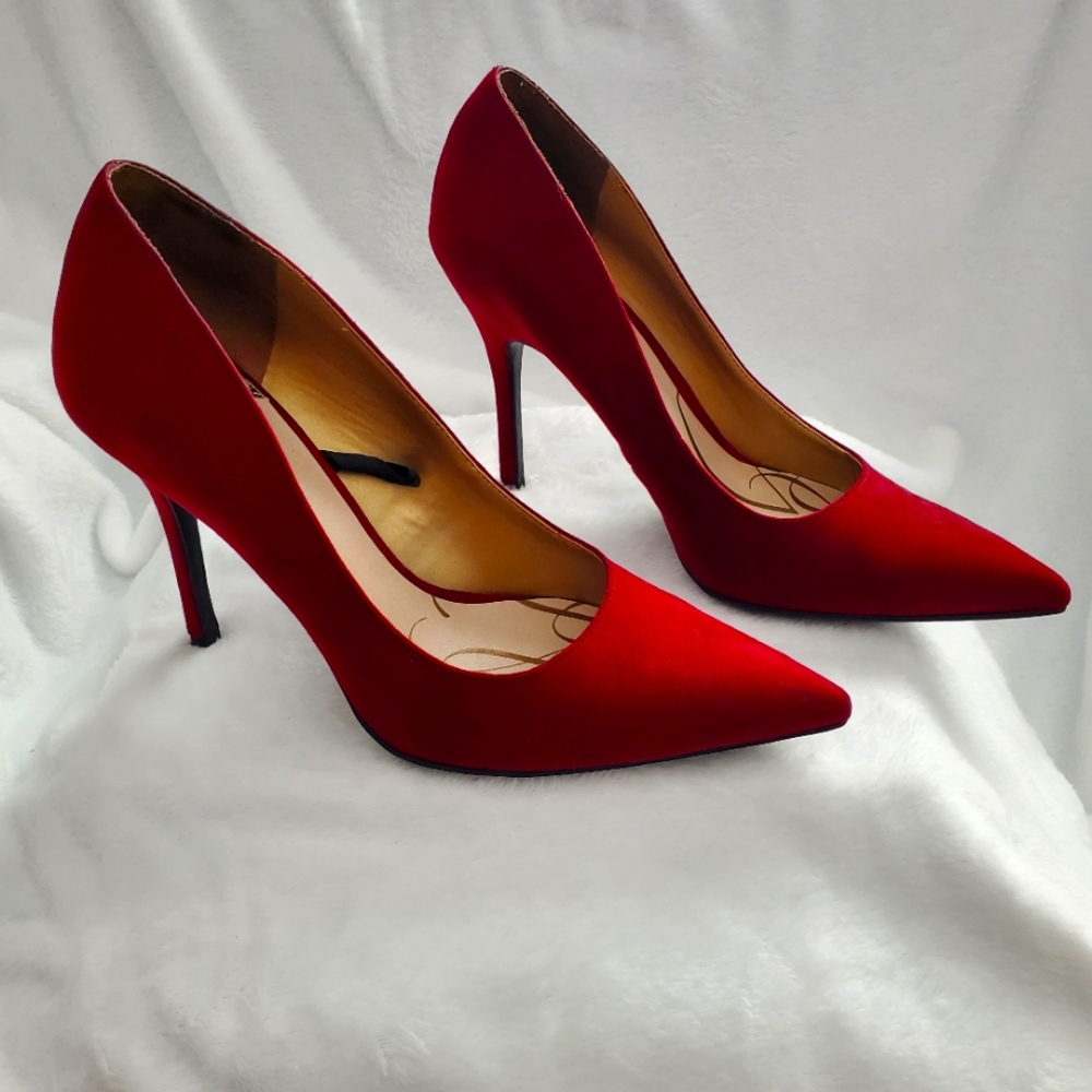 Red Suede Style